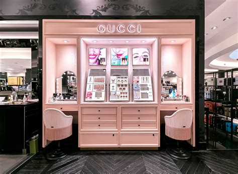 roosevelt field mall gucci